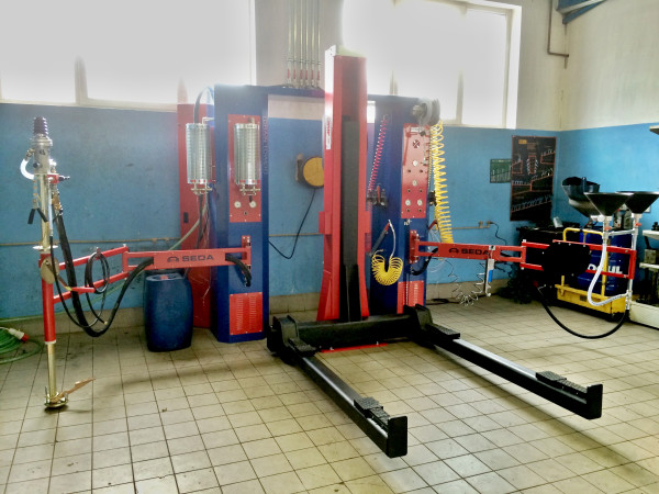 SEDA Jednosloupový zvedák – Dobrá